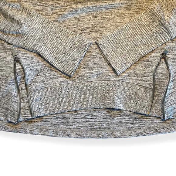 90 DEGREE by Reflex | Athletic Grey Sweater | Activewear & Yoga Apparel - Picture 1 of 9